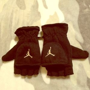 ‼️BOGO 🆓‼️ 🥶🧤NIKE/JORDAN GLOVES 🥶🧤